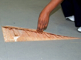 Peeling floor panel